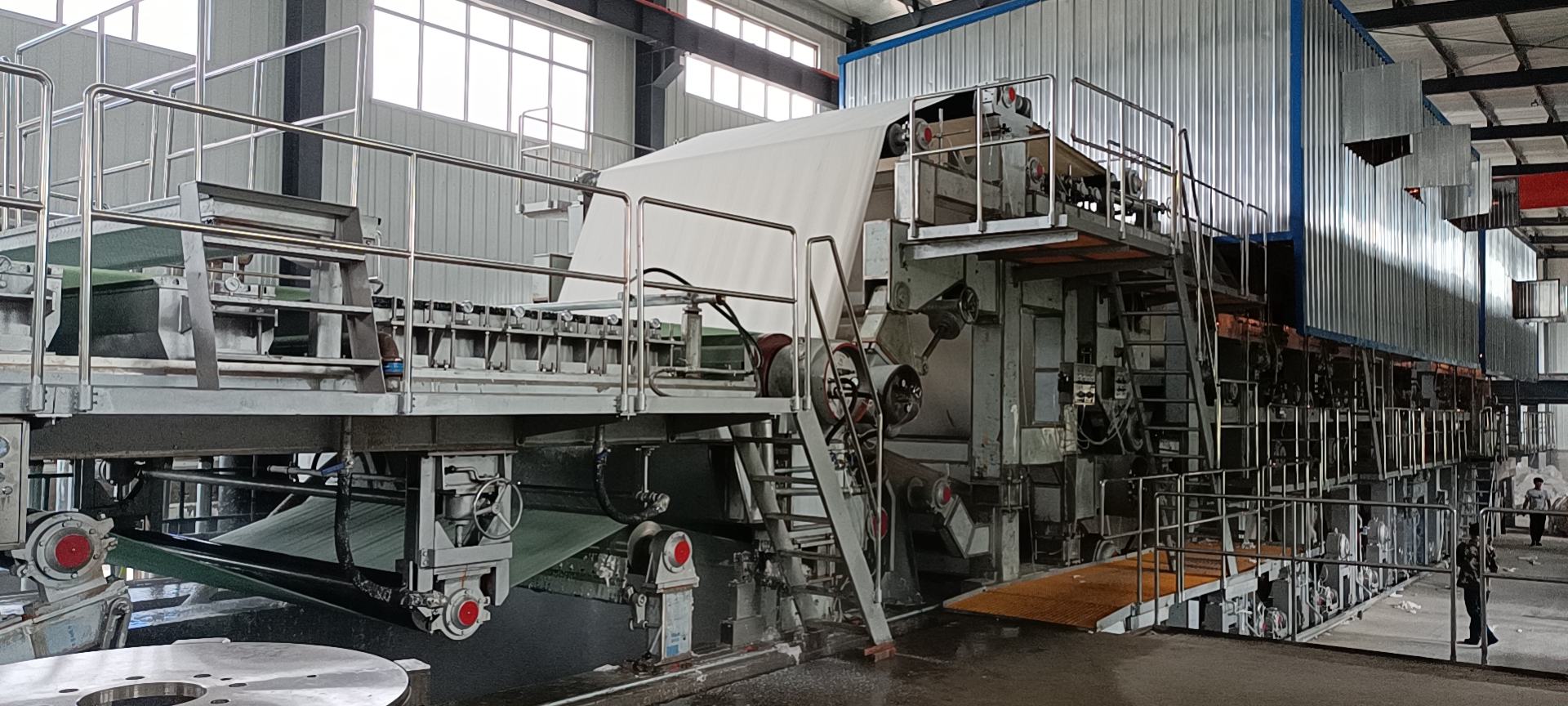 2021年5月，河北金石2640/350拷貝紙機(jī)順利出紙